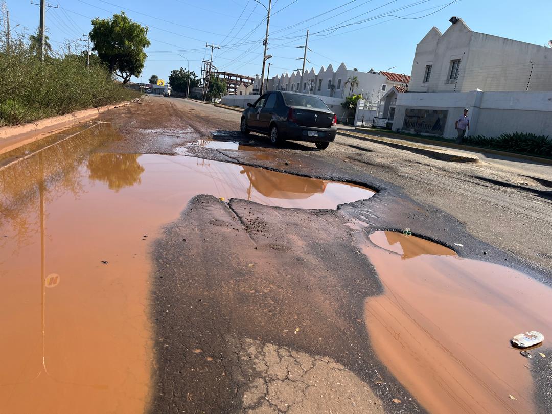 Un hueco en la troncal del Caribe cerca del Sambil, 