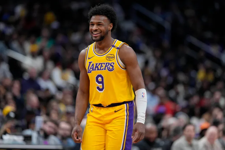 Los Lakers dominan a los Wizards con una victoria aplastante