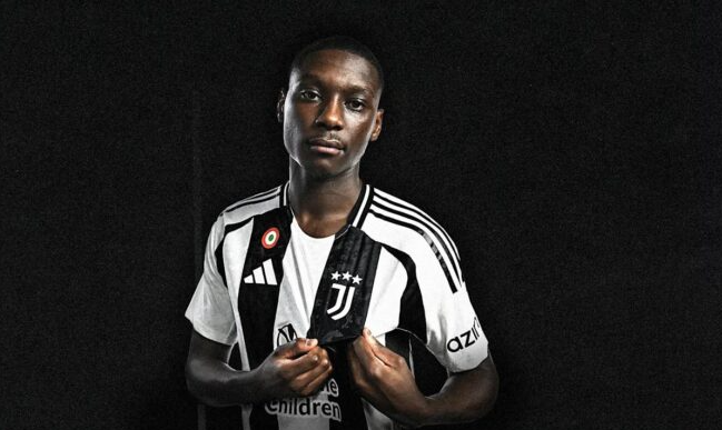 Kolo Muani llega cedido una temporada a la Juventus