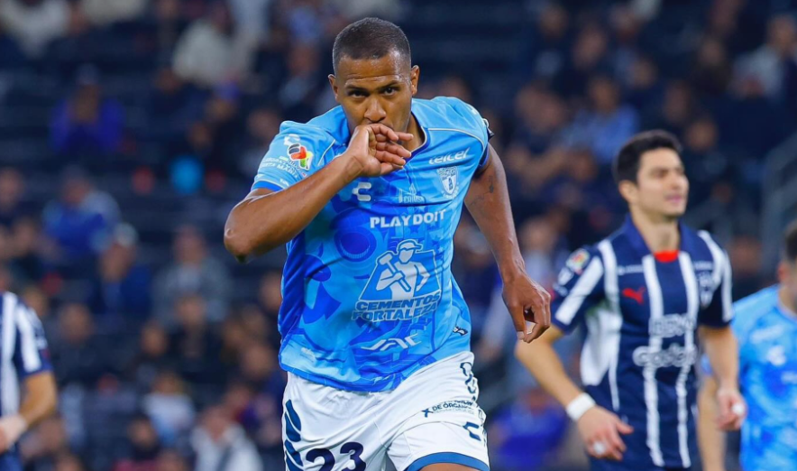 Salomón Rondón anotó en victoria del Pachuca