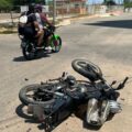 Dos motos impactaron de frente en La Vega: Una de ellas realizaba piruetas