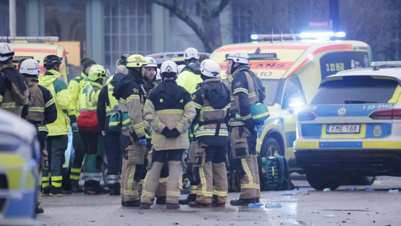 Confirma una decena de muertos en tiroteo en centro educativo para adultos en Suecia