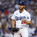 Clayton Kershaw regresa a Dodgers de Los Ángeles