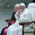 El Papa Francisco padece una infección en las vías respiratorias y fiebre «leve»