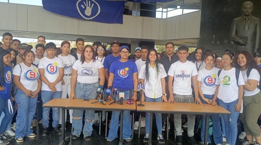 Estudiantes de LUZ exigen al CNE la instalación de máquinas para el registro electoral en toda Venezuela