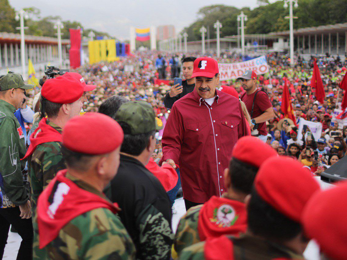 Nicolás Maduro entregará el 15 de febrero el primer proyecto para la reforma constitucional