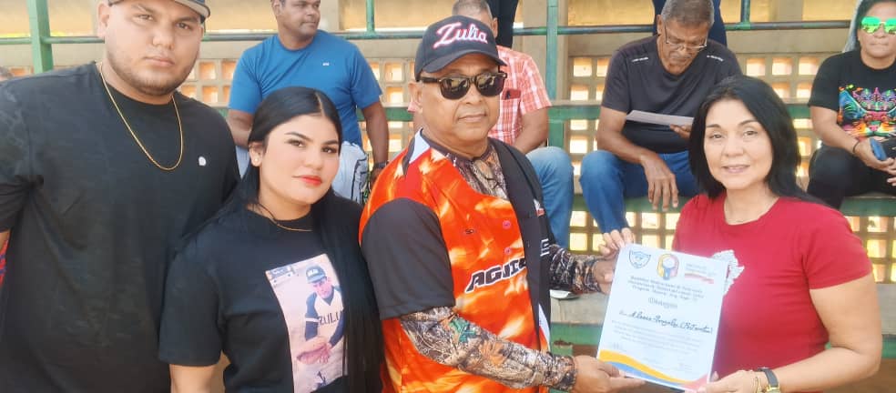 Rinden homenaje a la Selección de Beisbol Master de Zulia del 96′