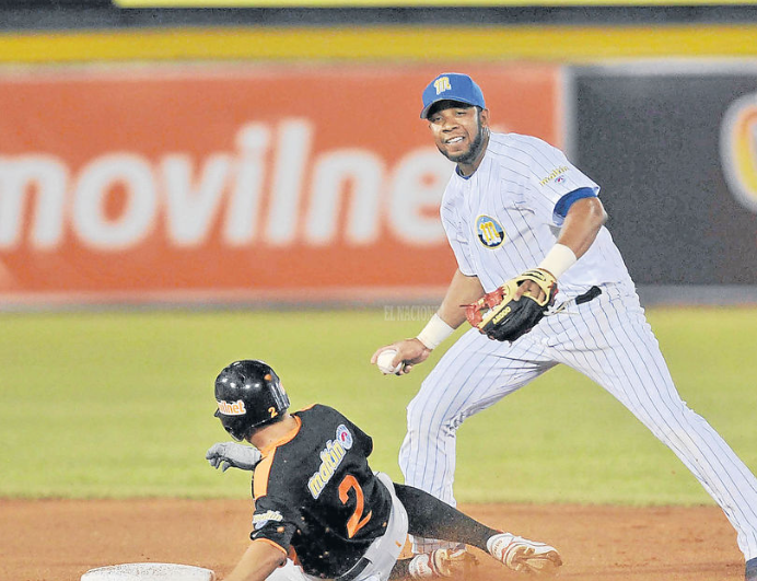 Elvis Andrus asoma la posibilidad de retirarse con el Magallanes