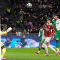 Feyeroord empata en Italia para dejar fuera al Milan en Champions