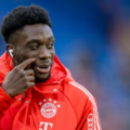 Alphonso Davies renovó contrato con el Bayern de Múnich