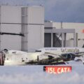 El momento en que el avión envuelto en llamas se estrella en el aeropuerto de Toronto