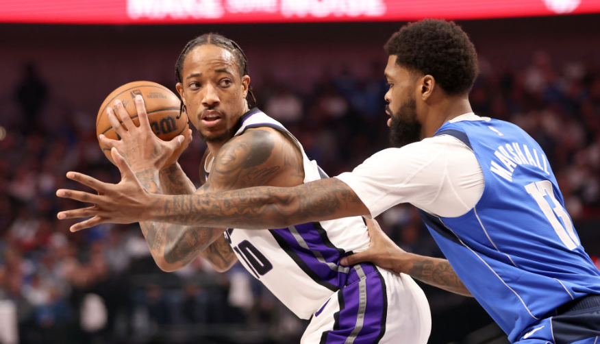 Mavericks sufre otra derrota ante Kings en los segundos finales de la prórroga