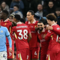 Liverpool derrota al City en el Etihad para mantenerse en la cima de la Premier League