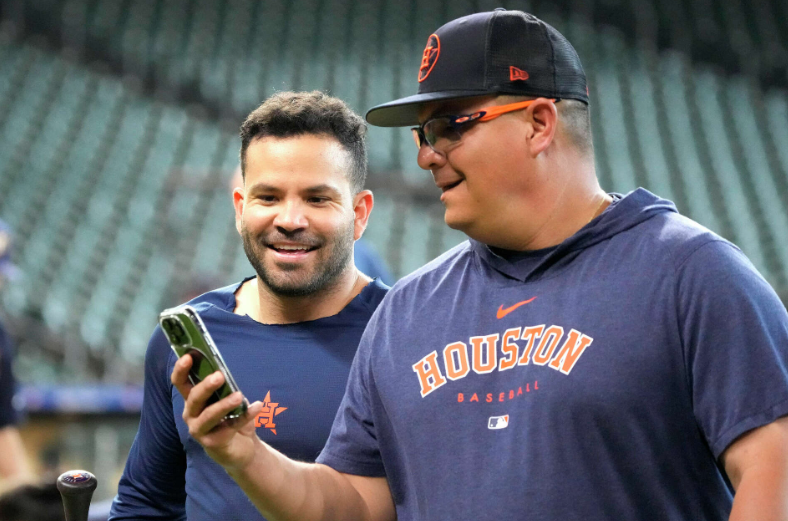 Altuve le preguntó a Omar López si jugará el Clásico Mundial de Beisbol en el jardín izquierdo