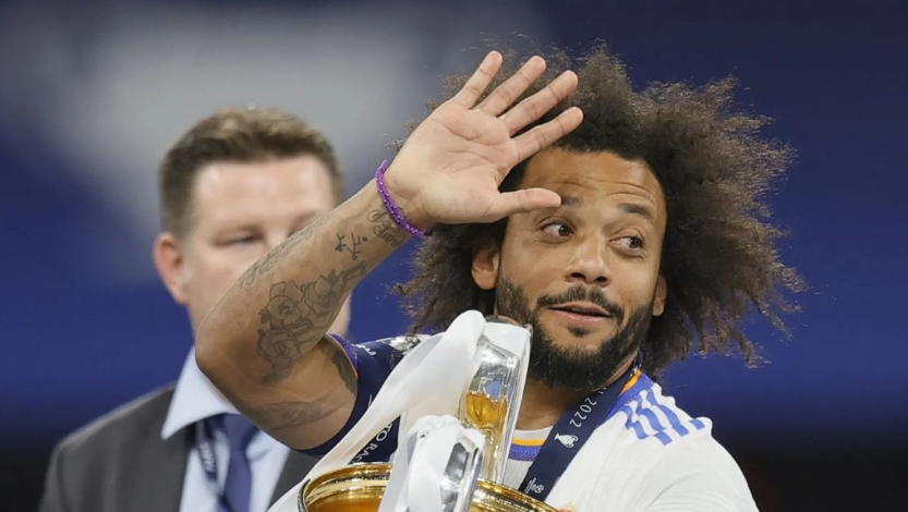 Marcelo anunció su retiro del fútbol tras 20 años de carrera