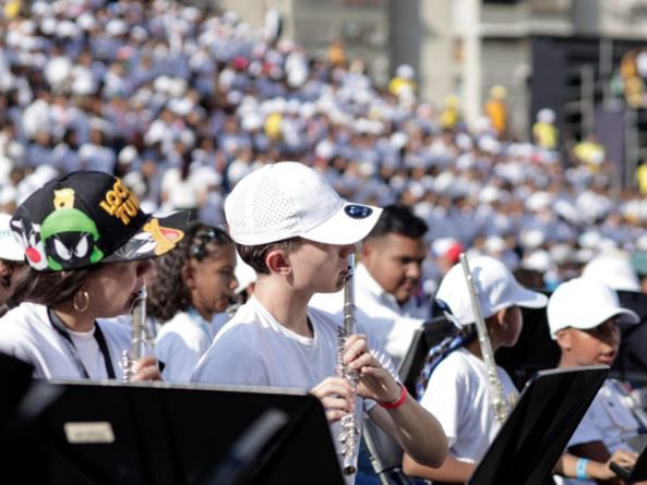 Más de cuatro mil jóvenes músicos celebraron en Caracas medio siglo del Sistema de Orquestas