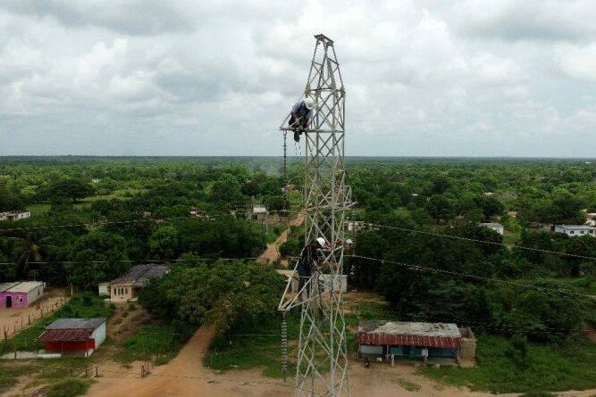 Optimizan operatividad de las líneas de transmisión en Zulia