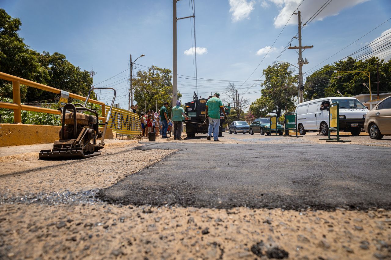 Alcaldía tapó 360 huecos en nueve parroquias de Maracaibo