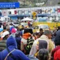 Venezolanos en Ecuador expectantes tras suspensión de la amnistía migratoria