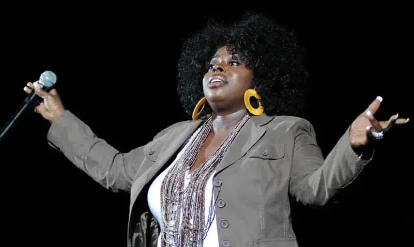 La cantante Angie Stone murió a los 63 años de edad