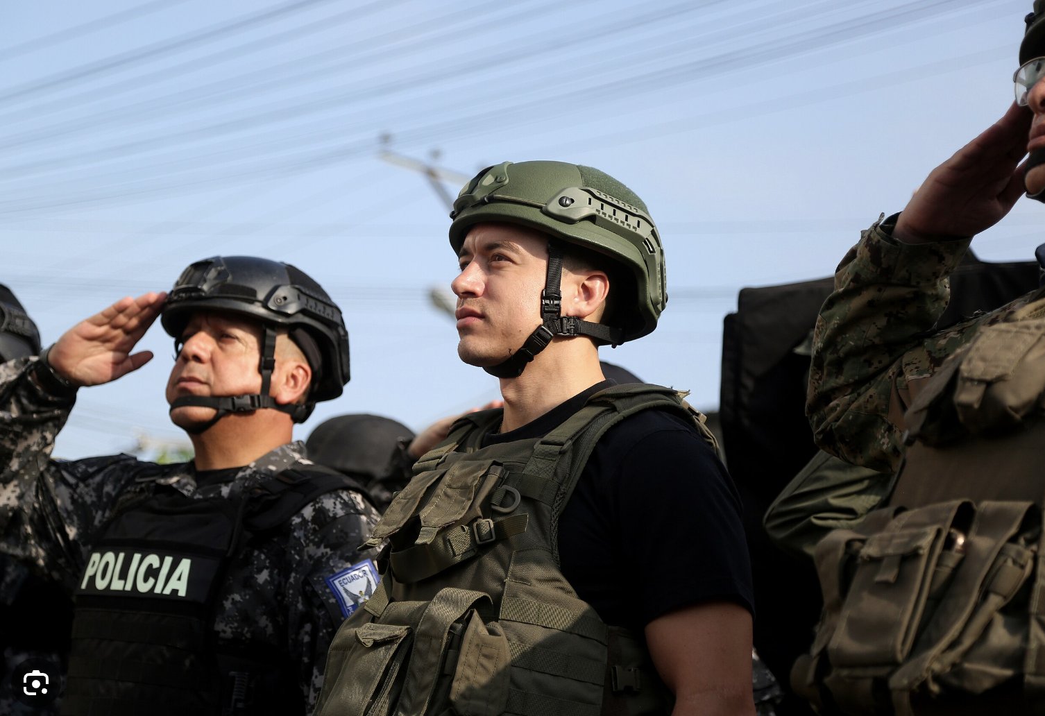 Daniel Noboa indultará a policías y militares en zona de masacre