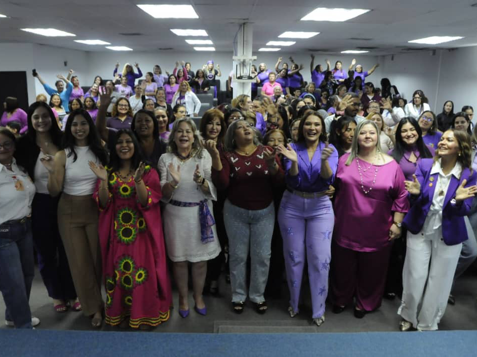 San Francisco conmemora a la mujer exaltando su valor en el 1er Congreso de Liderazgo Violeta