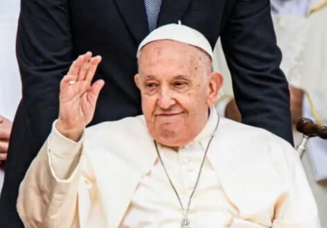 Papa Francisco presenta mejoría consolidada: Vaticano