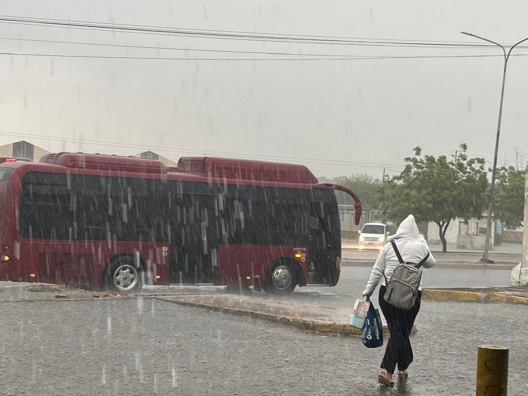 Palo de agua cayó en Maracaibo la mañana de este lunes 17-Mar