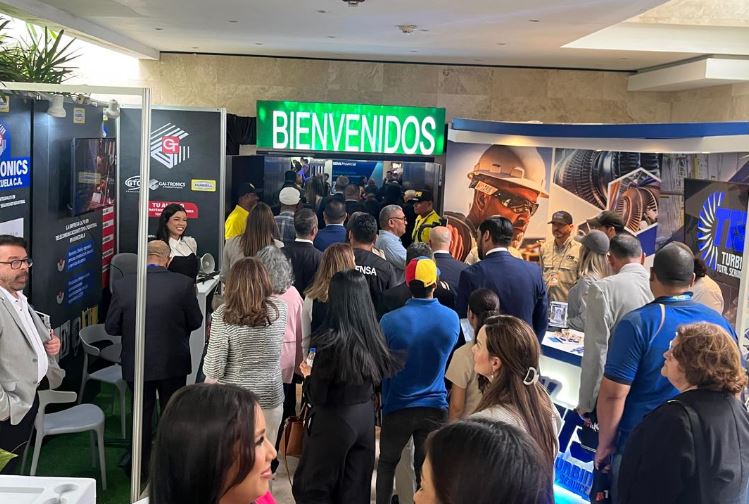 Unas 120 empresas con 400 marcas participan en la 5ta. Exposición Internacional de Petróleo, Industria y Comercio