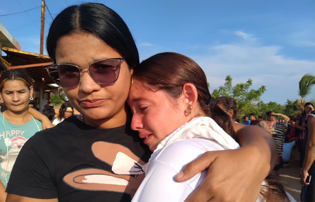 Familiares, vecinos y amigos exigen justicia para cuatro marabinos deportados hacia El Salvador: 