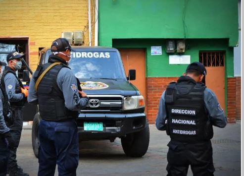 Llevaba 120 municiones calibre 5.56 ocultas en su camioneta y lo detuvieron en Machiques de Perijá