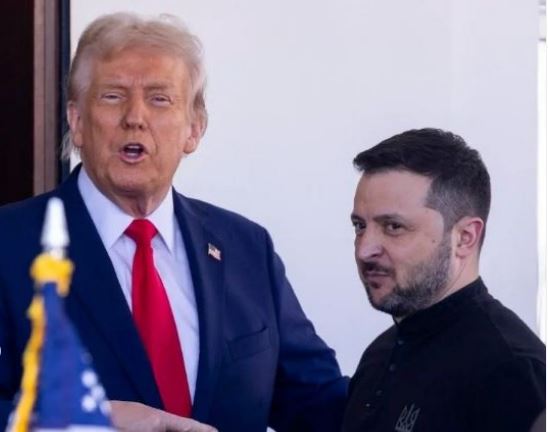 Reportan que Trump no reanudaría el suministro de armas a Ucrania hasta que Zelenski dimita