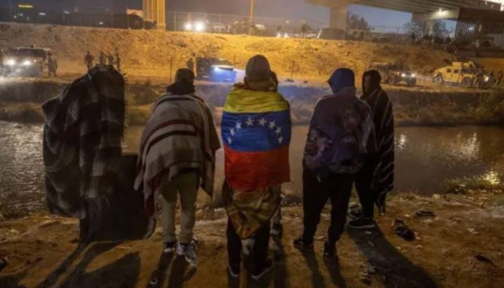 Juez impide a Trump deportación de cinco venezolanos bajo ley usada en tiempos de guerra