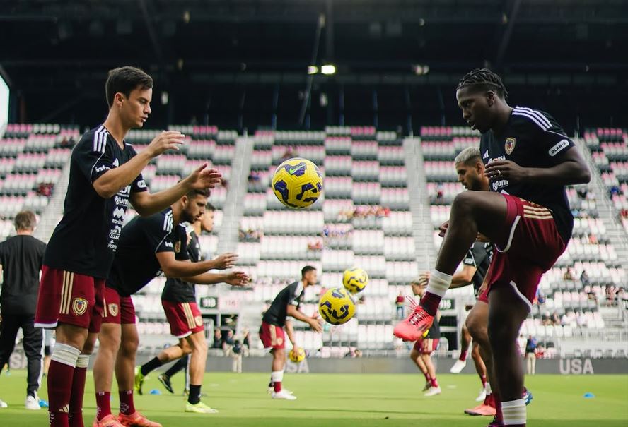 La Vinotinto anuncia su once para enfrentar a Ecuador en Quito