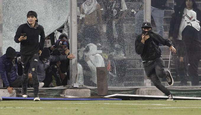 Dos hinchas de Colo Colo mueren por estampida antes del partido de Copa Libertadores