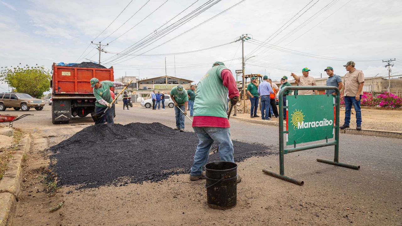 Arrancó el ‘Plan Rápido de Bacheo 2025’ en la Zona Industrial de Maracaibo