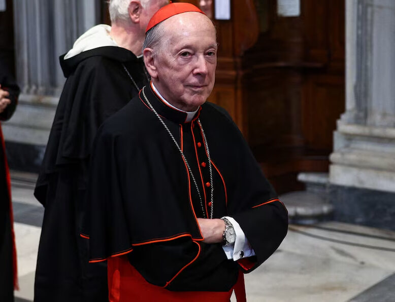 Cardenal sancionado por el papa Francisco está participando en las congregaciones