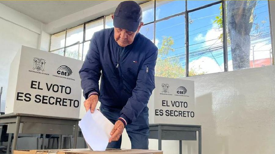 Ecuador celebra simulacro de la segunda vuelta presidencial prevista para el 13-Abr