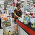 Empresarios abren supermercados en el país 