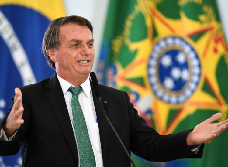 Vuelven a hospitalizar a Bolsonaro tras manifestar malestar estomacal