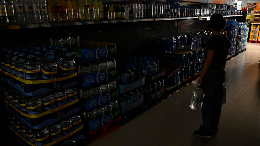 Gran parte de los supermercados españoles cierran por el apagón eléctrico