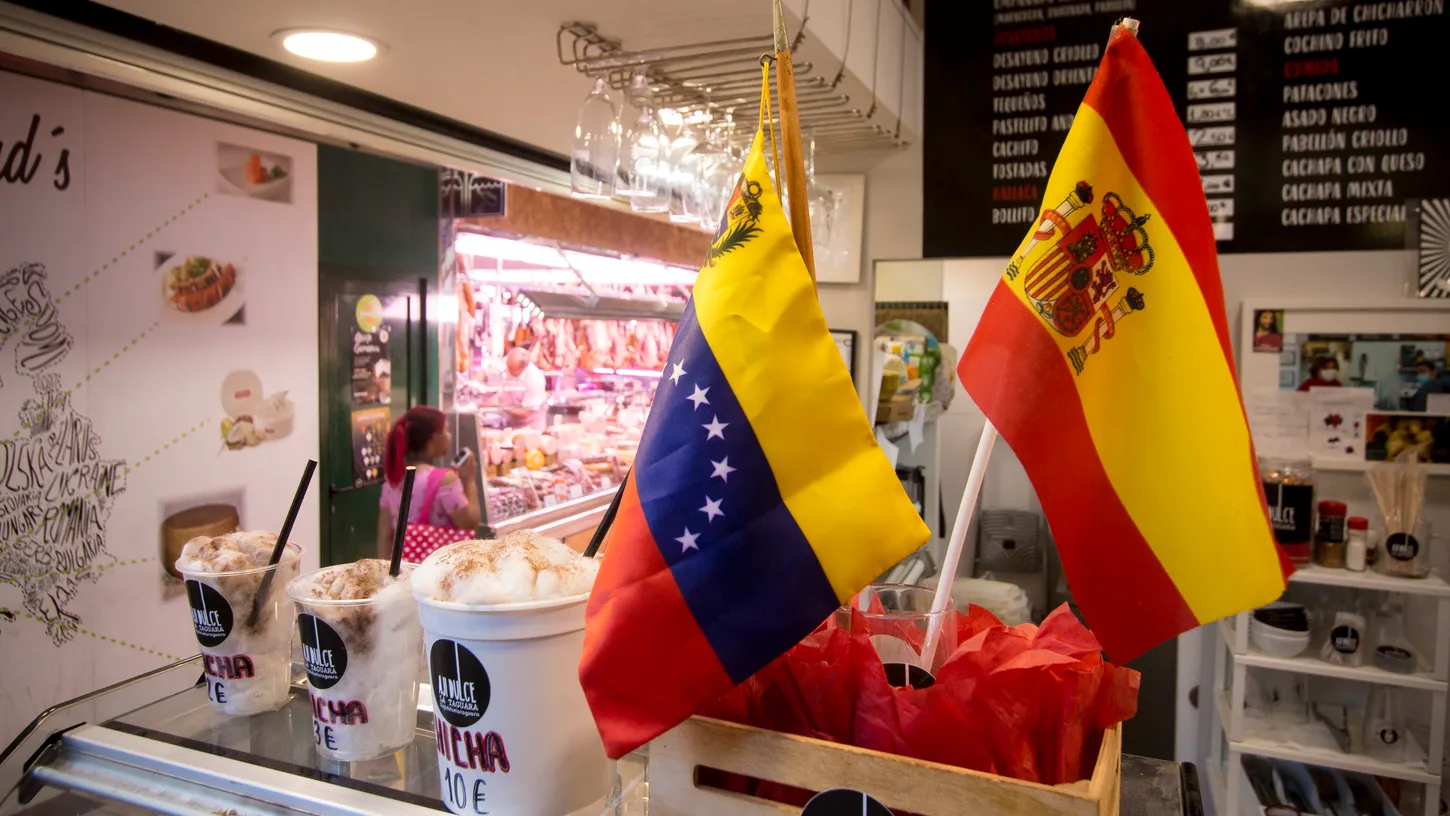 Venezolanos residentes en España encabezan porcentajes de la población con más estudios superiores