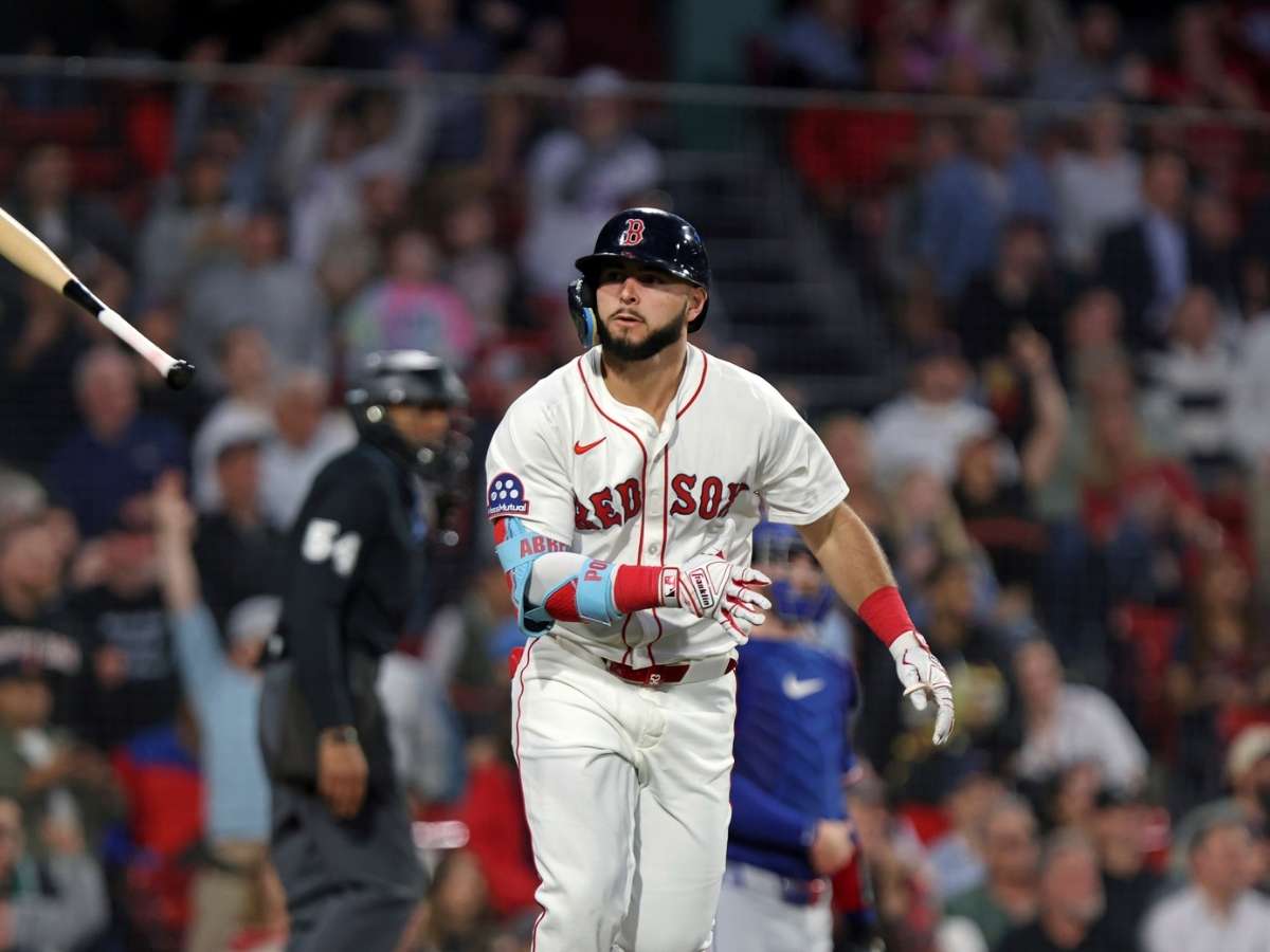 El zuliano Wilyer Abreu conecta dos jonrones y se alza como líder en la Liga Americana