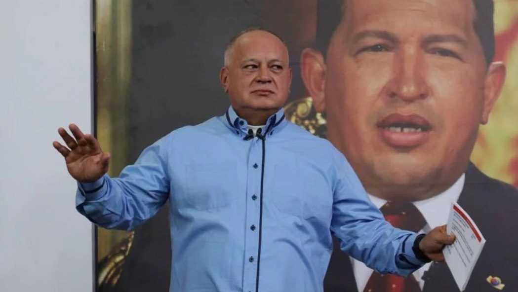 Diosdado Cabello confirmó que la madre de María Corina Machado salió del país en un vuelo hacia Colombia