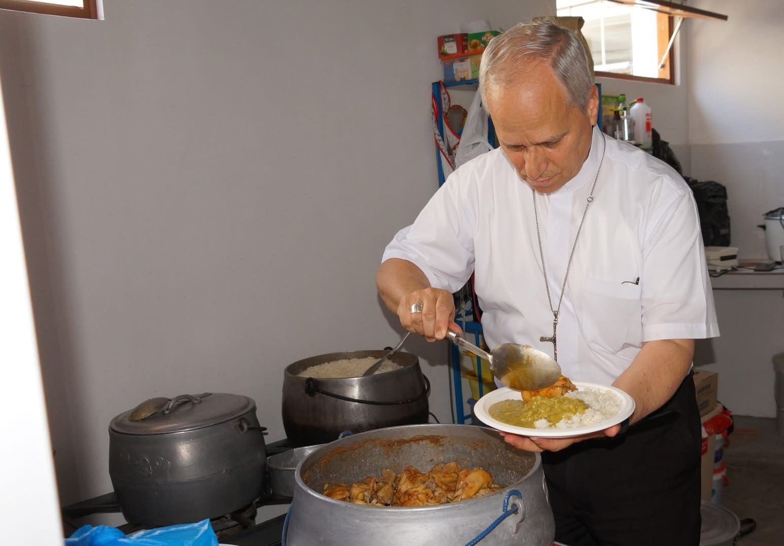 De servir a los pobres a guiar la iglesia