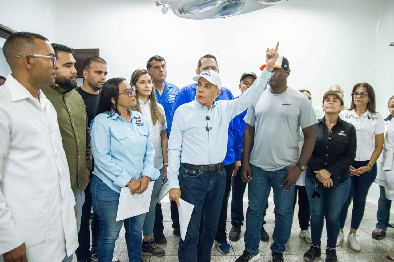Rosales inspecciona la puesta a punto del hospital 