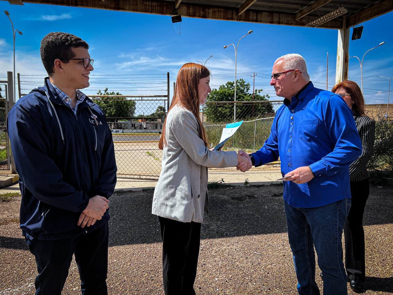 Alcalde Gustavo Fernández entrega instalaciones de Makro a sus legítimos propietarios