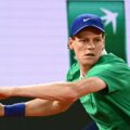 Sinner Remonta y Avanza en Roland Garros