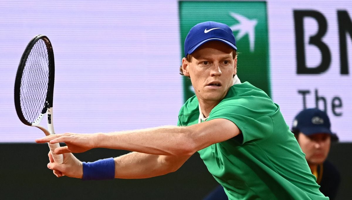 Sinner Remonta y Avanza en Roland Garros