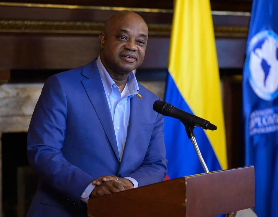 Ex-canciller Luis Murillo confirma su candidatura a la Presidencia de Colombia en 2026